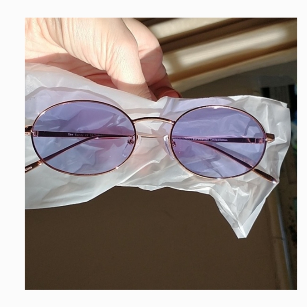 Prive Revaux x Madelaine Petsch - The Candy Sunglasses NEW Blue-Purple